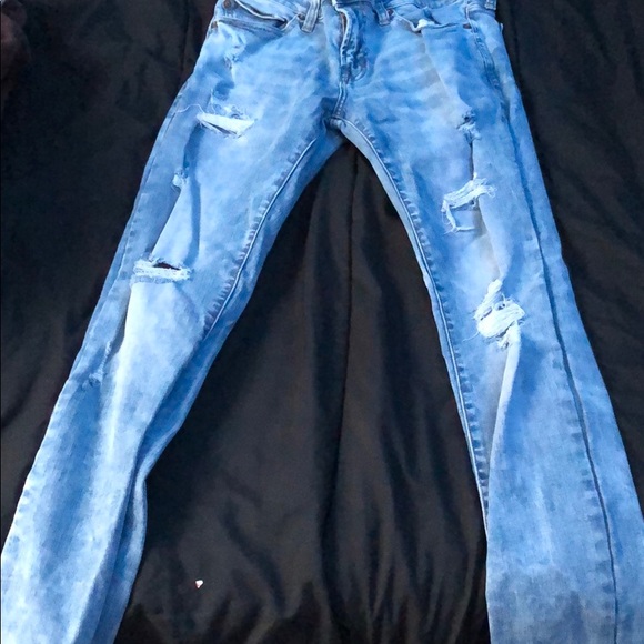 american eagle outfitters jeans ripped